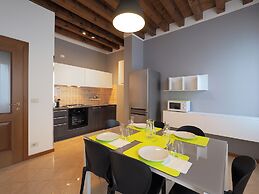 Venice Style Apartments