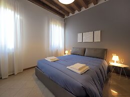 Venice Style Apartments