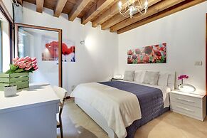 Venice Style Apartments