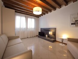 Venice Style Apartments