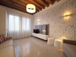 Venice Style Apartments