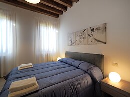 Venice Style Apartments