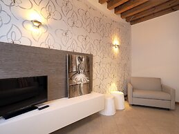 Venice Style Apartments