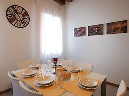 Venice Style Apartments