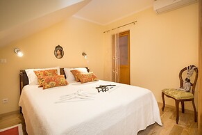 Valdibora Seaview Residence