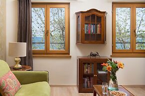 Valdibora Seaview Residence