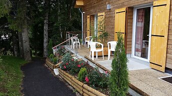 Logis Hôtel Le Gai Pinson