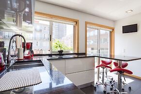 Pretty Porto Apartment by Soulsharing