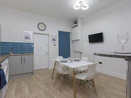 Townhouse Plus @ 40 West St