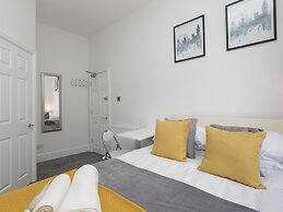 Townhouse Plus @ 40 West St