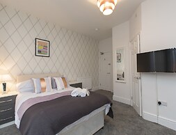 Townhouse Plus @ 40 West St