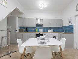 Townhouse Plus @ 40 West St