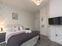 Townhouse Plus @ 40 West St