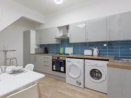 Townhouse Plus @ 40 West St