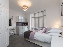 Townhouse Plus @ 40 West St