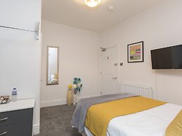 Townhouse Plus @ 40 West St