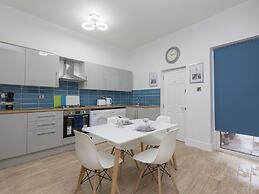 Townhouse Plus @ 40 West St