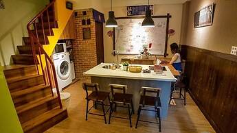 Red House & Old Lane