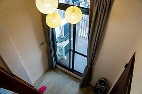 Red House & Old Lane