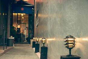 Red House & Old Lane