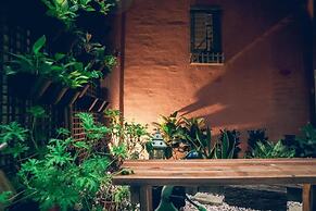 Red House & Old Lane