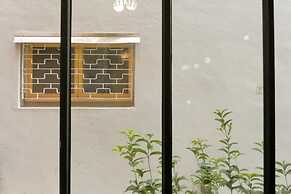 Red House & Old Lane