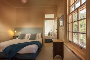 Yarrangobilly Caves House