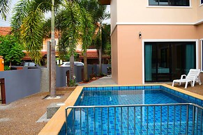 Poonsiri Private Pool Villa Aonang