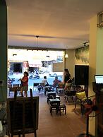 Coffee Shop & Hostel Co Hai