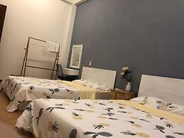 Coffee Shop & Hostel Co Hai