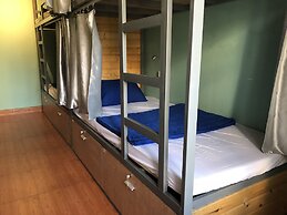 Coffee Shop & Hostel Co Hai