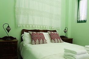 To Konatzi tis Marikas tzai tou Yianni