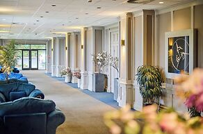 COMIS Hotel & Golf Resort
