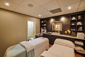 COMIS Hotel & Golf Resort