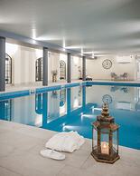 COMIS Hotel & Golf Resort