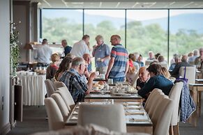 COMIS Hotel & Golf Resort