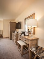 COMIS Hotel & Golf Resort