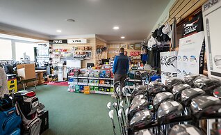 COMIS Hotel & Golf Resort