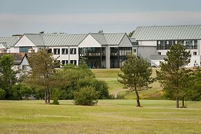 COMIS Hotel & Golf Resort