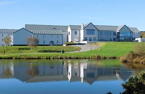 COMIS Hotel & Golf Resort