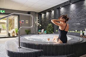 COMIS Hotel & Golf Resort