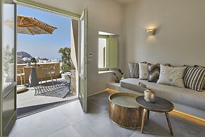 Aeon Suites - Adults Only