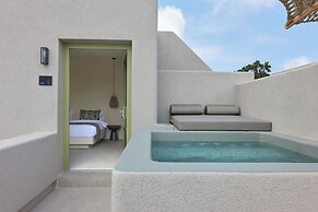 Aeon Suites - Adults Only