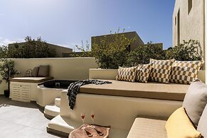 Aeon Suites - Adults Only