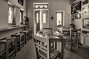 Aeon Suites - Adults Only