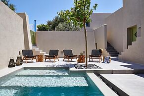 Aeon Suites - Adults Only