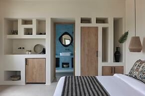 Aeon Suites - Adults Only