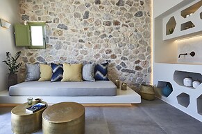 Aeon Suites - Adults Only