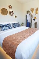 Aeon Suites - Adults Only