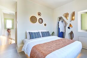 Aeon Suites - Adults Only